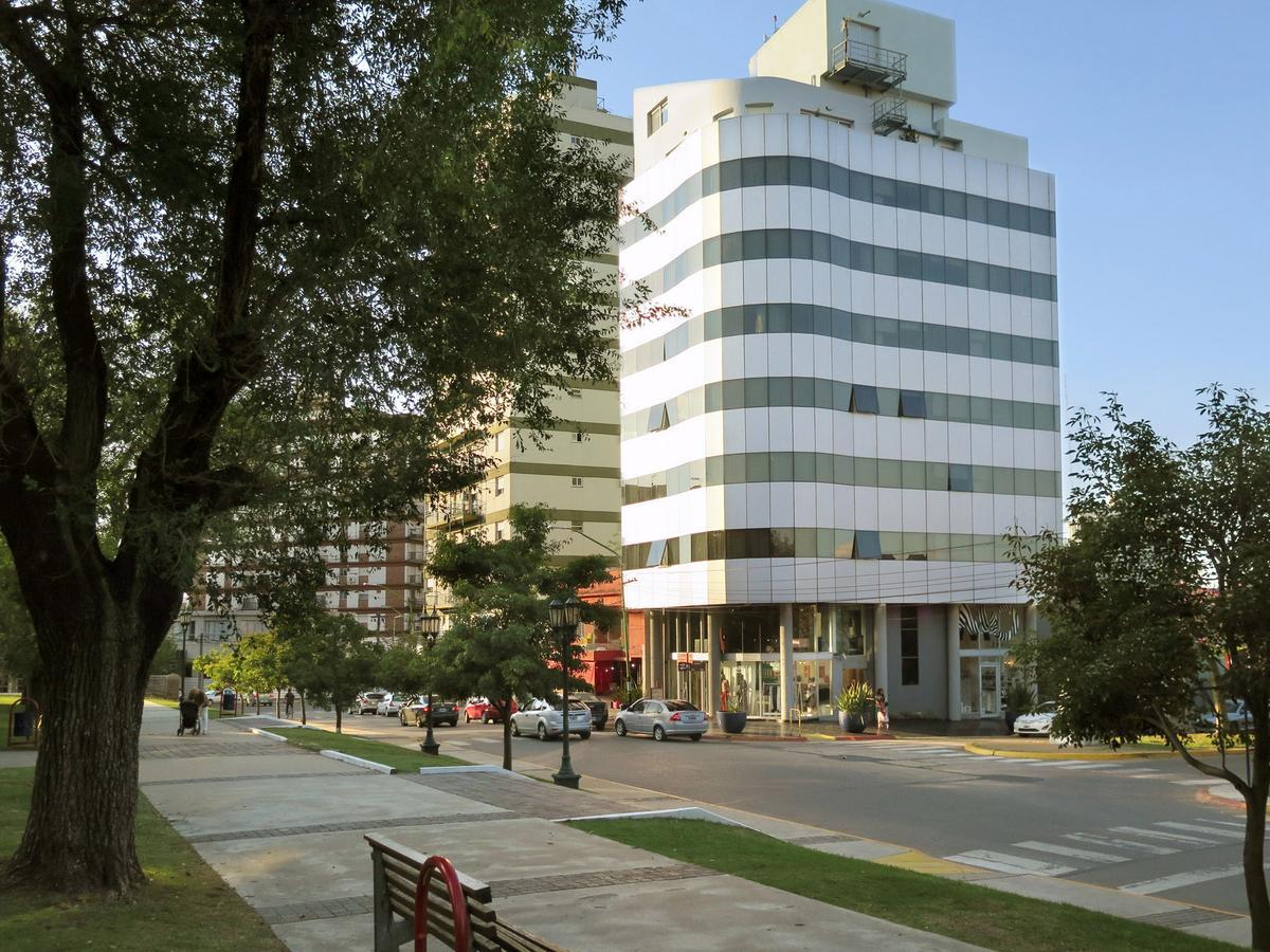 Plaza Suites Campana Eksteriør bilde